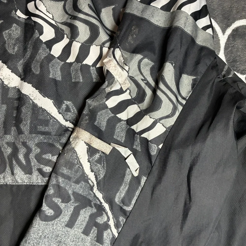 Adidas Mens Running Windbreaker Jacket Black Grey Graphic Hooded Full Zip L